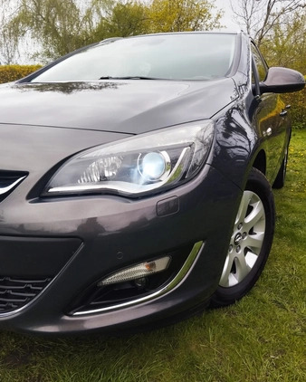 Opel Astra cena 32500 przebieg: 200000, rok produkcji 2015 z Olsztyn małe 667